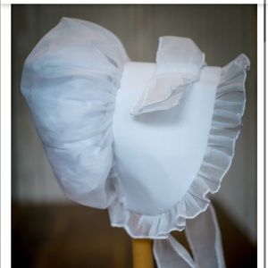 NWT Charleston Bonnet Company White Bonnet